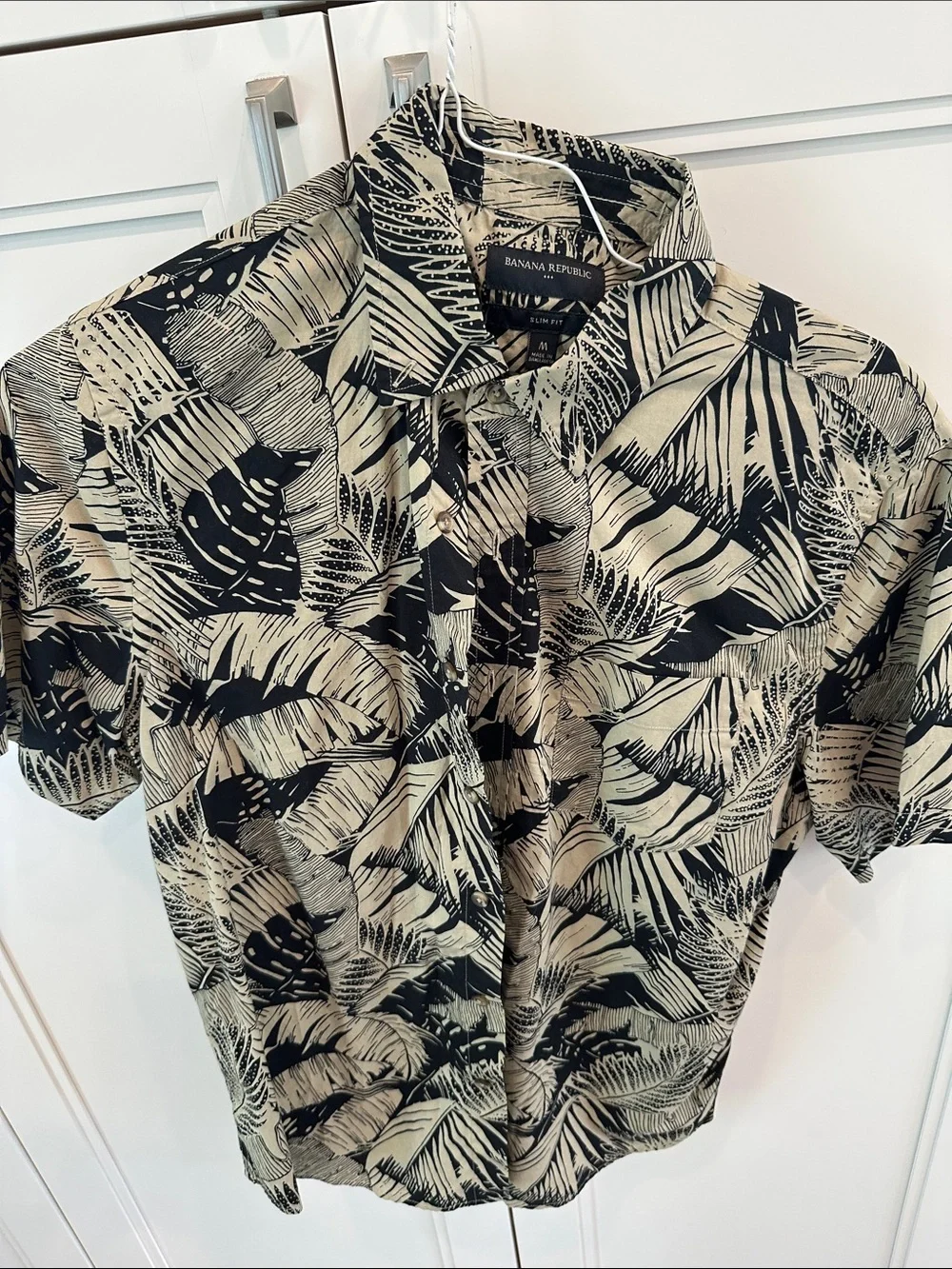 Banana Republic Black and Cream Tropical Print Short-Sleeve Shirt